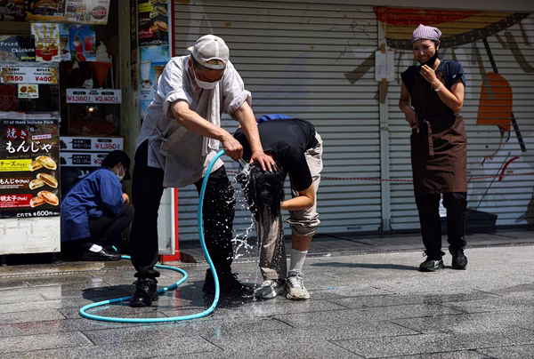 «Κοκουσόμπι», ακραία ζέστη πλήττει την Ιαπωνία – Ένας νεκρός, ρεκόρ εισαγωγών στα νοσοκομεία