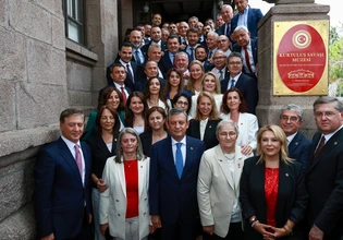 Ο Οζγκιούρ Οζέλ ίδρυσε το «Νέο Κόμμα» της Τουρκίας και εξελέγη πρόεδρος – Πήρε μαζί του 90 βουλευτές