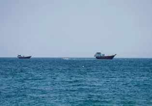 Στενά του Ορμούζ: Τάνκερ εξερράγη, προσέκρουσε σε ναυτική νάρκη