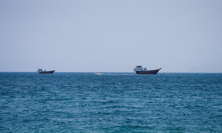 Στενά του Ορμούζ: Τάνκερ εξερράγη, προσέκρουσε σε ναυτική νάρκη