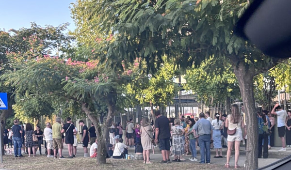Λάρισα: Ατελείωτες ουρές για έκδοση διαβατηρίων – Ποιος ο λόγος