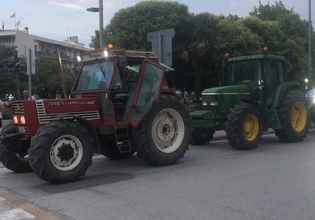 «Δεν πάει άλλο»: Πορεία με τρακτέρ στα Τρίκαλα – Οι αγρότες κατήγγειλαν την κυβέρνηση