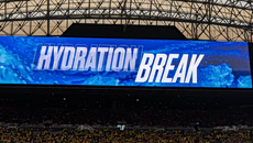 Τα hydration breaks αλλάζουν το ποδόσφαιρο