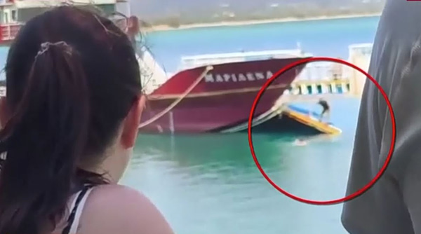 Λιμενικό: Δικογραφία για το πλοίο που άνοιξε εν πλω τον καταπέλτη – Πλοιοκτήτης ο άνδρας που επιβάστηκε κολυμπώντας