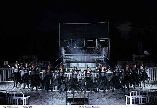 Οι «Βάκχες» με τους Tiger Lillies ξεσήκωσαν την Επίδαυρο – Ποιοι celebrities βρέθηκαν στην πρεμιέρα