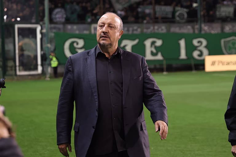 Μπενίτεθ: «Χάσαμε από τον Ολυμπιακό και στον Παναθηναϊκό πανικοβλήθηκαν»