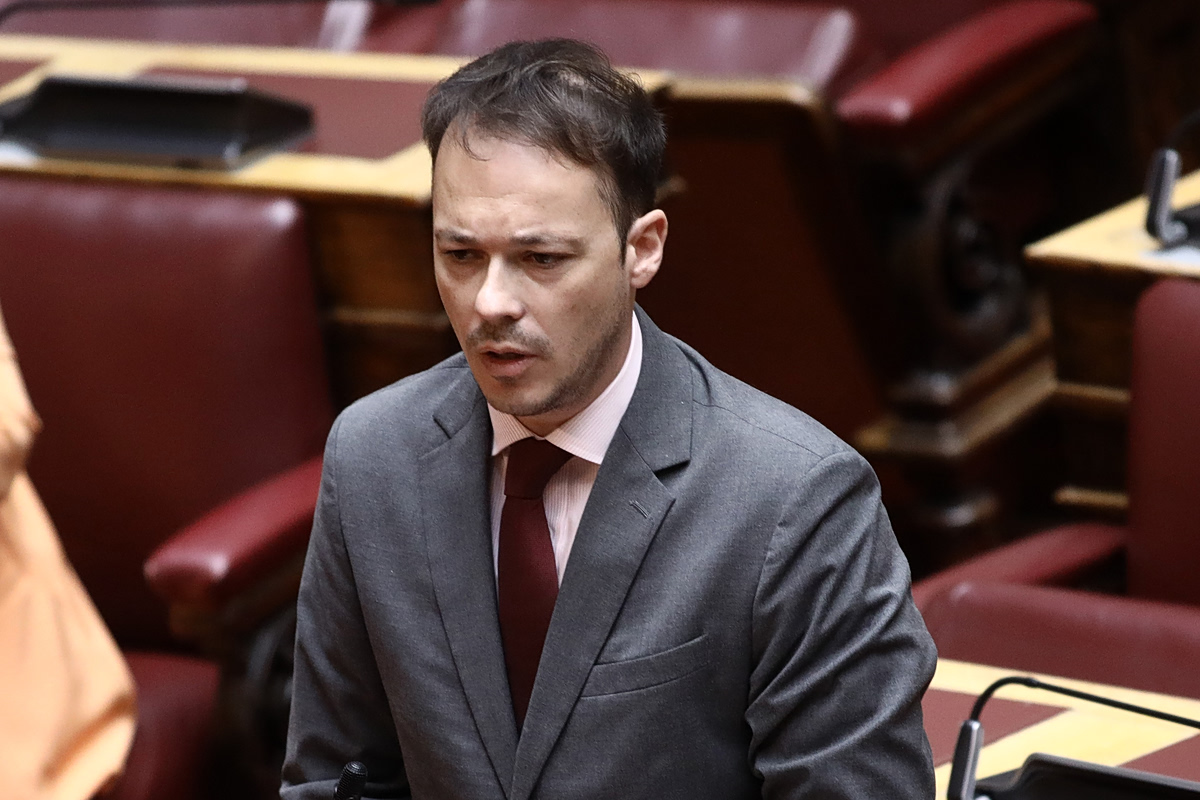 Ανεξαρτητοποιήθηκε από τον ΣΥΡΙΖΑ ο βουλευτής Μίλτος Ζαμπάρας