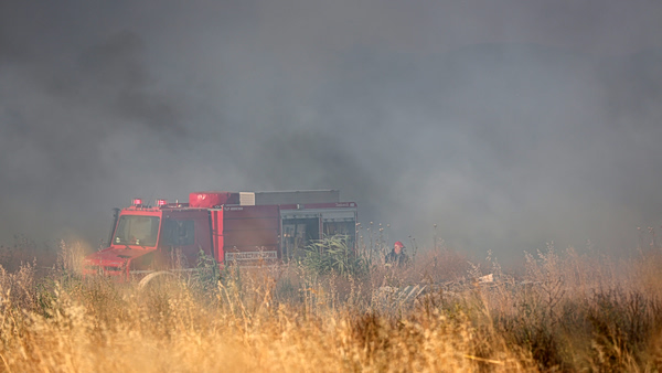 Φωτιά στην Περαία Θεσσαλονίκης – Μήνυμα από το 112