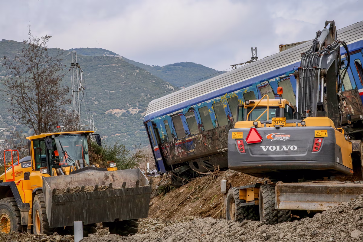 Τέμπη: Η σύσκεψη της 3ης Μαρτίου και η απόφαση για το μπάζωμα – Στοιχεία που εξέτασε ο εισαγγελέας για την παραπομπή Τριαντόπουλου