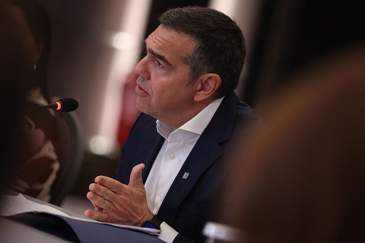 Συνέντευξη Τσίπρα στο Politico: Η Ελλάδα πρέπει να περιορίσει τις στενές σχέσεις της με το MAGA – Τι είπε για οικονομία και 2015