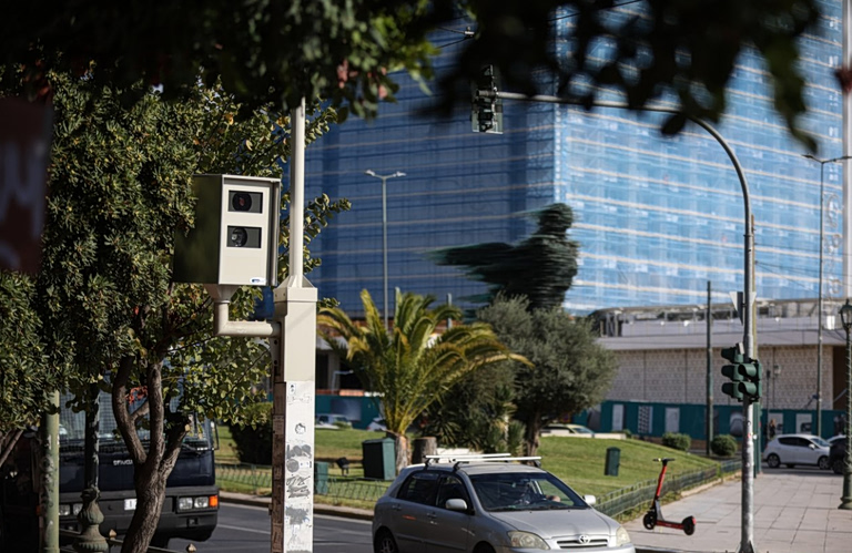 Πώς καταγράφονται οι παραβάσεις από τις έξυπνες κάμερες – Οι ειδοποιήσεις και η διαδικασία ένστασης