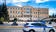 Απίστευτο: Η Κωνσταντοπούλου κάλεσε το «100» για να συλλάβει τα γαλάζια μέλη της επιτροπής Δεοντολογίας