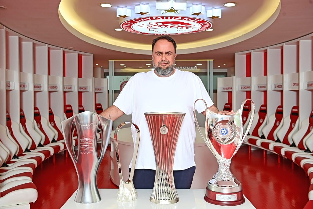 Η γιγάντωση του Ολυμπιακού συνεχίζεται – Ο Βαγγέλης Μαρινάκης παρουσιάζει το νέο «Γεώργιος Καραϊσκάκης»