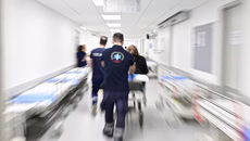 Θεσσαλονίκη: Διασωληνωμένος σε κρίσιμη κατάσταση ο νεαρός που έκανε βουτιά στο νερό και έσπασε τον αυχένα του