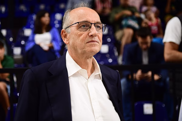 Stoiximan GBL: Ανακλήθηκε το πιστοποιητικό του Προμηθέα Πάτρας – Πρόστιμο στον Βαγγέλη Λιόλιο