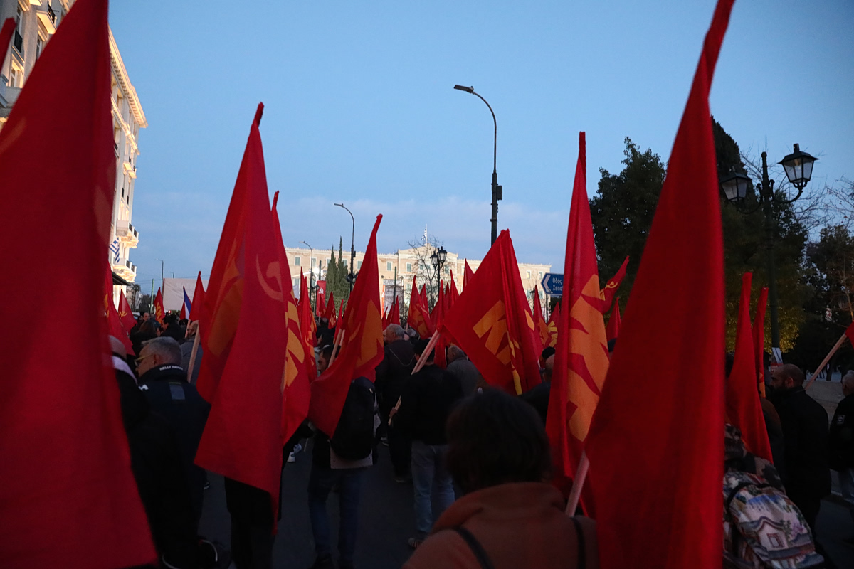 ΚΚΕ κατά Μητσοτάκη: Αντί να καμαρώνει θα πρέπει να απολογείται