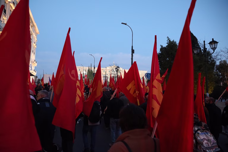 ΚΚΕ κατά Μητσοτάκη: Αντί να καμαρώνει θα πρέπει να απολογείται