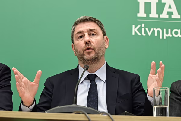 Ο Ανδρουλάκης παρουσιάζει τις 17 δεσμεύσεις του ΠΑΣΟΚ για τους συνταξιούχους