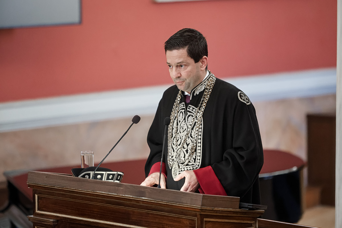 Σιάσος: Ένθερμος υποστηρικτής του δημόσιου πανεπιστημίου ο νέος πρόεδρος της Συνόδου των Πρυτάνεων, ενώ η αναθεώρηση του άρθρου 16 διχάζει