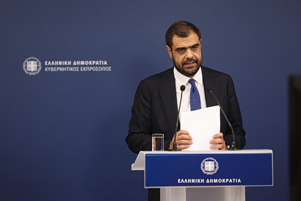 Επαναφέρει τη «θεωρία των δύο άκρων» ο Π. Μαρινάκης, εργαλειοποιώντας την τραγωδία στην Θεσσαλονίκη