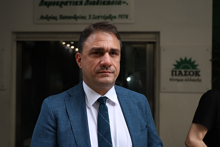 Τσουκαλάς: Η διαφθορά είναι ένας φόρος που έχει επιβάλει στην κοινωνία ο Μητσοτάκης για να κερδίζουν οι κολλητοί