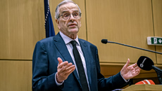 Με αιχμές κατά της κυβέρνησης η δήλωση Σαμαρά για την 24η Ιουλίου – «Η Δημοκρατία με υπονόμευση των θεσμών είναι ευνουχισμένη»