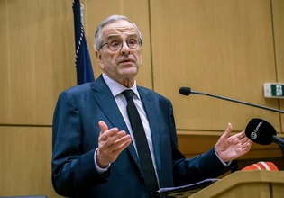 Με αιχμές κατά της κυβέρνησης η δήλωση Σαμαρά για την 24η Ιουλίου – «Η Δημοκρατία με υπονόμευση των θεσμών είναι ευνουχισμένη»