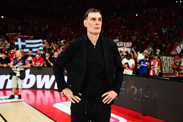 Νέα διάκριση για τον Γιώργο Μπαρτζώκα: Προπονητής της χρονιάς στη Stoiximan GBL