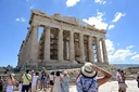Ακραία καιρικά φαινόμενα, συγκρούσεις και βιώσιμος τουρισμός: Πώς αλλάζουν τα ταξίδια το 2026;