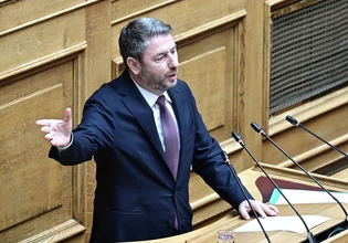 Στη Βουλή ο Νίκος Ανδρουλάκης για το Ταμείο Ανάκαμψης