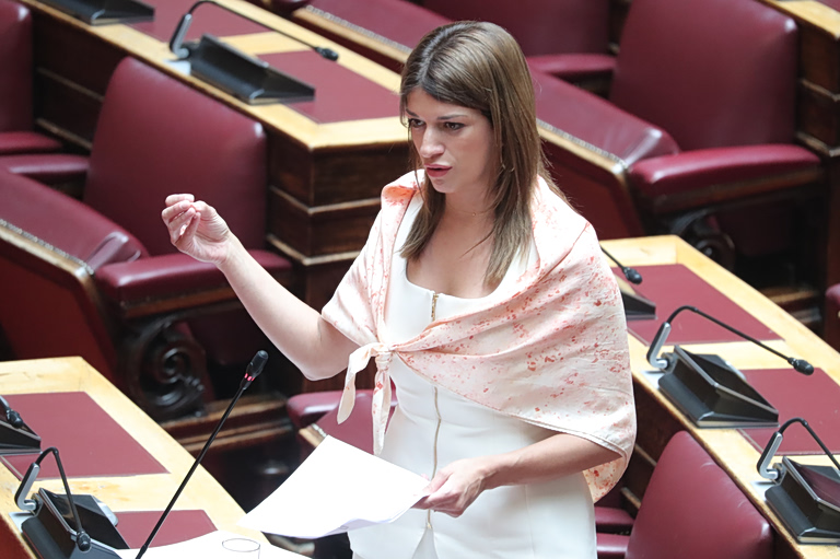 ΣΥΡΙΖΑ: Παραιτείται από βουλευτής η Κατερίνα Νοτοπούλου