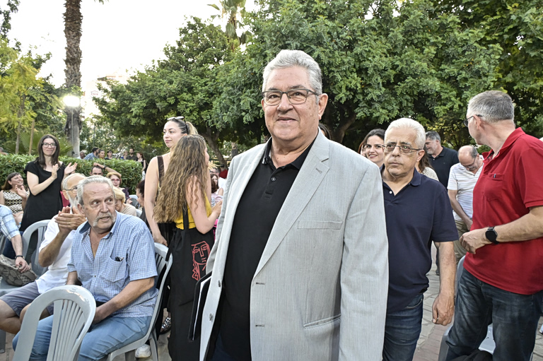 Αιχμηρή απάντηση Κουτσούμπα σε Μητσοτάκη για το ΑΙ – «Βρήκε σε 5” αυτά που ‘δεν άκουσε’ ο Μητσοτάκης»