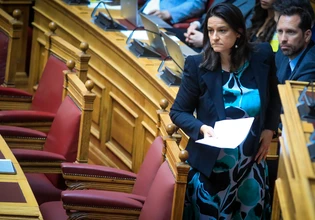 Κεραμέως στη Βουλή: Τέλος στις μειώσεις συντάξεων χηρείας