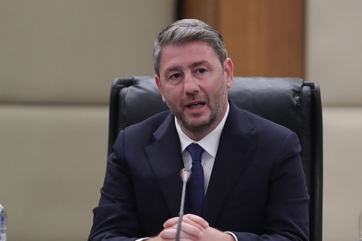 ΠΑΣΟΚ: Ο νέος πόλεμος για το «Ελλάδα 2.0», οι δημοσκοπήσεις και τα μηνύματα Ανδρουλάκη