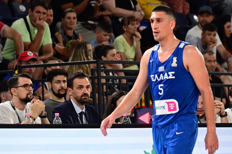 Λαρεντζάκης για την ήττα της Εθνικής από τη Ρουμανία: «Να βγάλουμε αντίδραση με την Πορτογαλία»