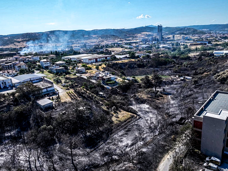 Ωραιόκαστρο: Κατέληξε η γυναίκα που είχε πάθει ανακοπή - Στους τρεις οι νεκροί από την καταστροφική πυρκαγιά