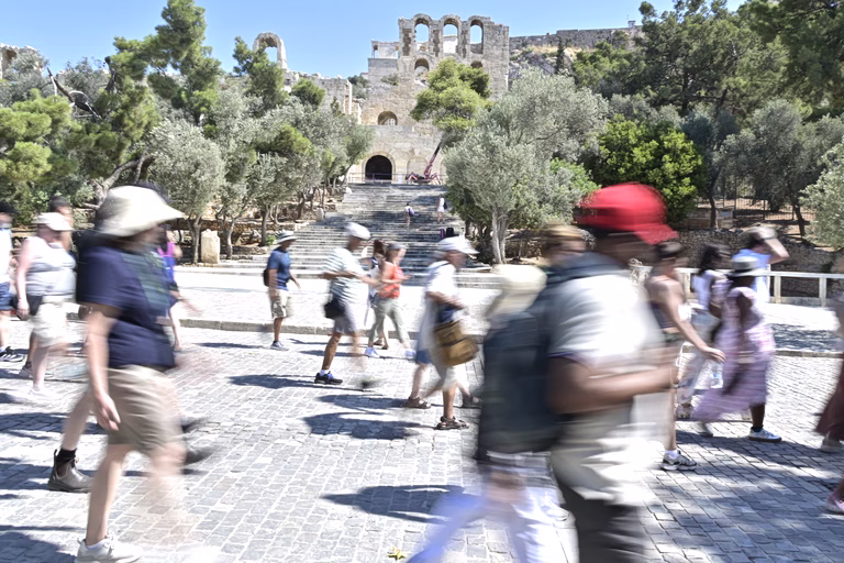 Τουρισμός: Ποιοι είναι οι μεγάλοι «αιμοδότες» της Ελλάδας – Τι δείχνουν τα στοιχεία