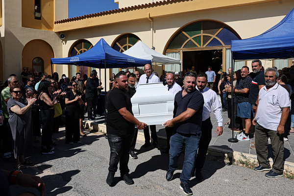 Ανείπωτη θλίψη για τη Μαρία Αντωνογιαννάκη – Ράγισαν καρδιές στο τελευταίο «αντίο»