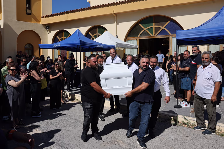Ανείπωτη θλίψη για τη Μαρία Αντωνογιαννάκη – Ράγισαν καρδιές στο τελευταίο «αντίο»