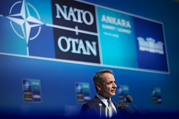 Μητσοτάκης: Απαραίτητο να αναλάβουν οι χώρες της ΕΕ μεγαλύτερο βάρος ευθυνών στο ΝΑΤΟ – Είχε δίκιο ο Τραμπ – Τι είπε για F-35 και casus belli