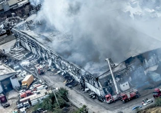 Έκρηξη στον Ασπρόπυργο: Δίωξη για δύο κακουργήματα και δύο πλημμελήματα άσκησε ο Εισαγγελέας