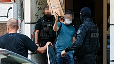 Θεσσαλονίκη: Αρνείται τα πάντα ο ιδιοκτήτης του ορμητηρίου των εμπρηστικών επιθέσεων – «Δεν τους γνωρίζω»