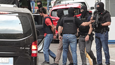 Στην Ευελπίδων οι δύο συλληφθέντες για τον εμπρησμό της Marfin