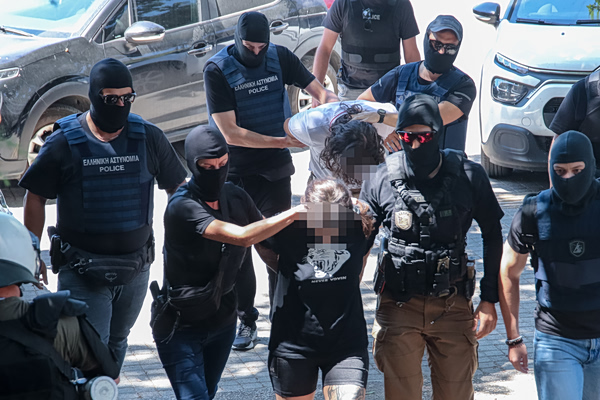 Θεσσαλονίκη: Στα δικαστήρια οι συλληφθέντες για τη φονική επίθεση στο σπίτι της Βάγιας Νέστορα