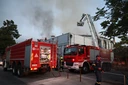 Πυρκαγιά στο παλιό κτίριο του Μπάντμιντον στο Πάρκο Γουδή – Μήνυμα από το 112