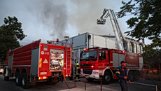 Περιορίστηκε η πυρκαγιά εντός του κτιρίου του θεάτρου Μπάντμιντον