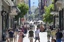 Ανοιχτά τα καταστήματα για τις θερινές εκπτώσεις – Προσδοκίες για αυξημένη κίνηση λόγω τουρισμού
