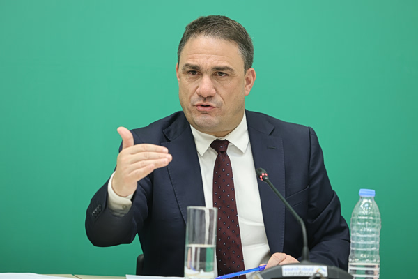 Τσουκαλάς: Οι μισοί Έλληνες δεν μπορούν να πάνε διακοπές με την ακρίβεια και τη μείωση της αγοραστικής δύναμης
