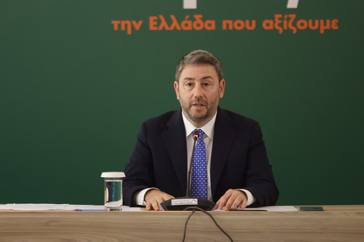Ο Νίκος Ανδρουλάκης παρουσιάζει την πρόταση του ΠΑΣΟΚ για τη ναυτιλία