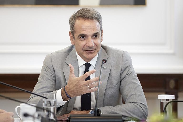Μητσοτάκης: Στήνει αφήγημα δικαίωσης μετά την έκθεση της ΕΕ για το Κράτος Δικαίου – Πυρά στην αντιπολίτευση